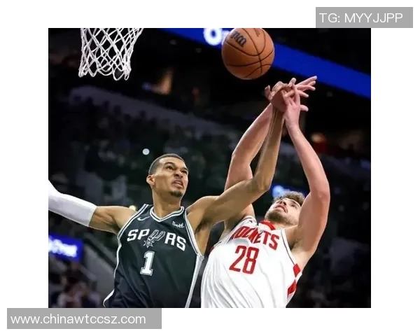 黄蜂与猛龙季前赛精彩回放分析及赛后亮点总结