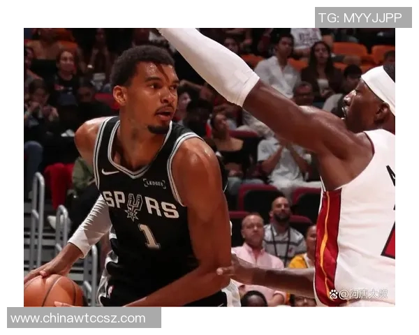 2019年热火与马刺精彩对决直播回顾及赛况分析