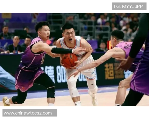 高诗岩：从青涩球员到篮球场上的闪耀明星之路